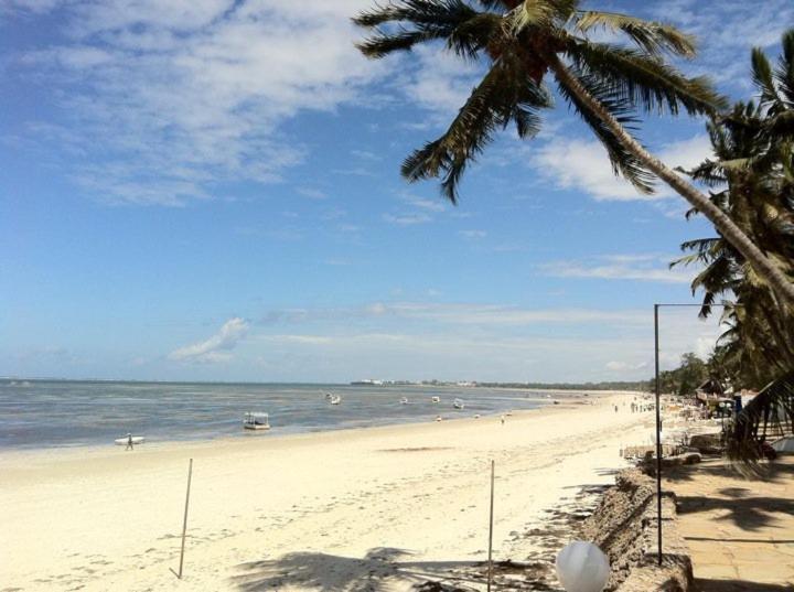 Kenya Bay Beach Hotel Бамбури Экстерьер фото