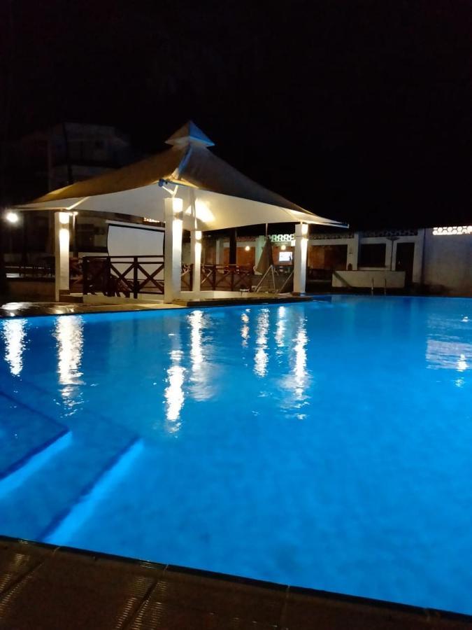 Kenya Bay Beach Hotel Бамбури Экстерьер фото