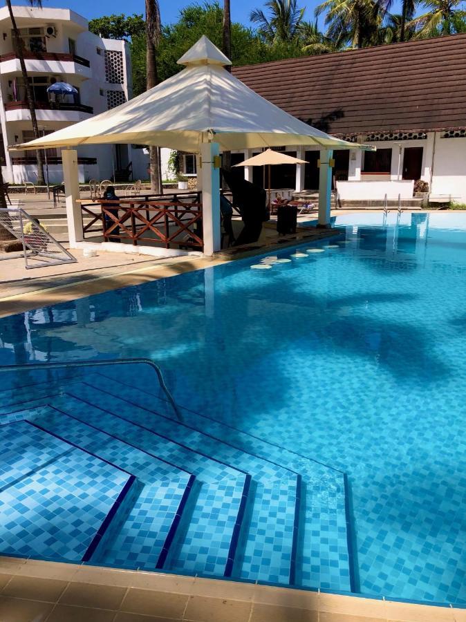 Kenya Bay Beach Hotel Бамбури Экстерьер фото