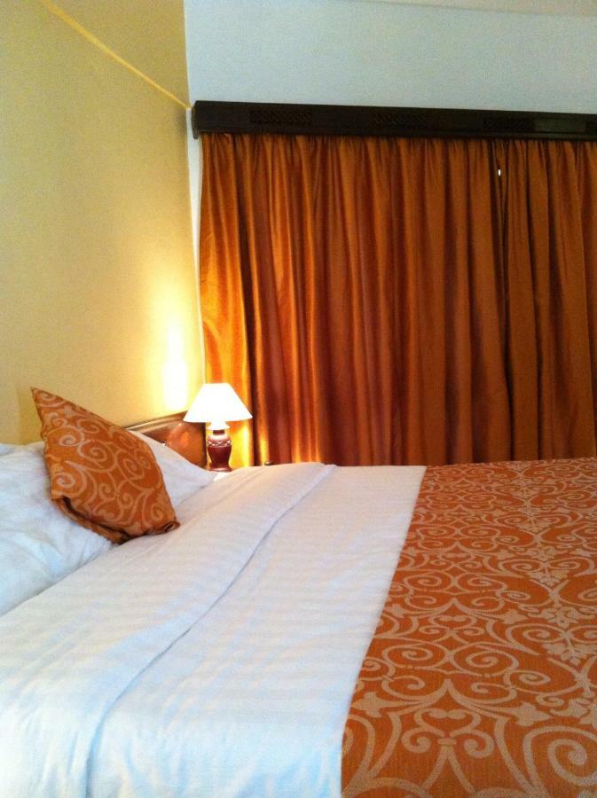 Kenya Bay Beach Hotel Бамбури Экстерьер фото